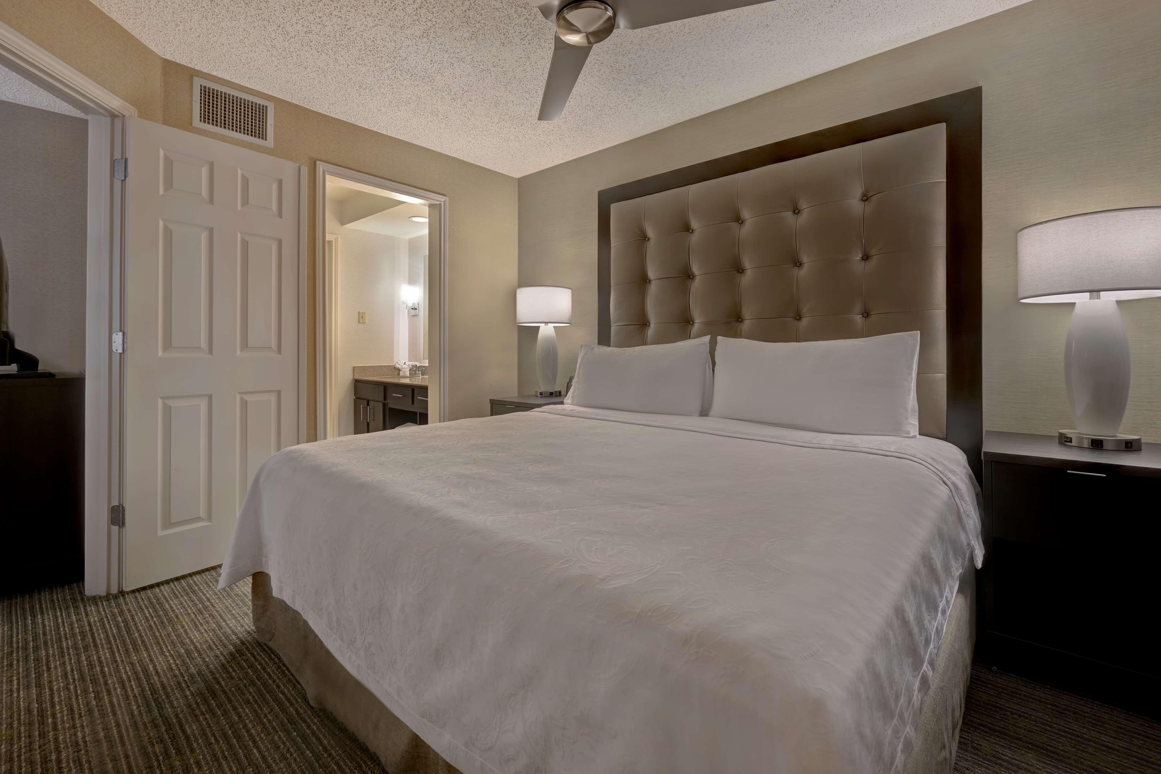 1 Bedroom, Suite, King Bed, Exterior Entrance