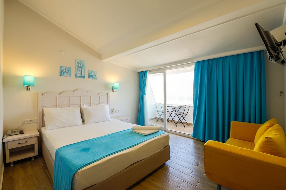 Bora Hotel 17/49