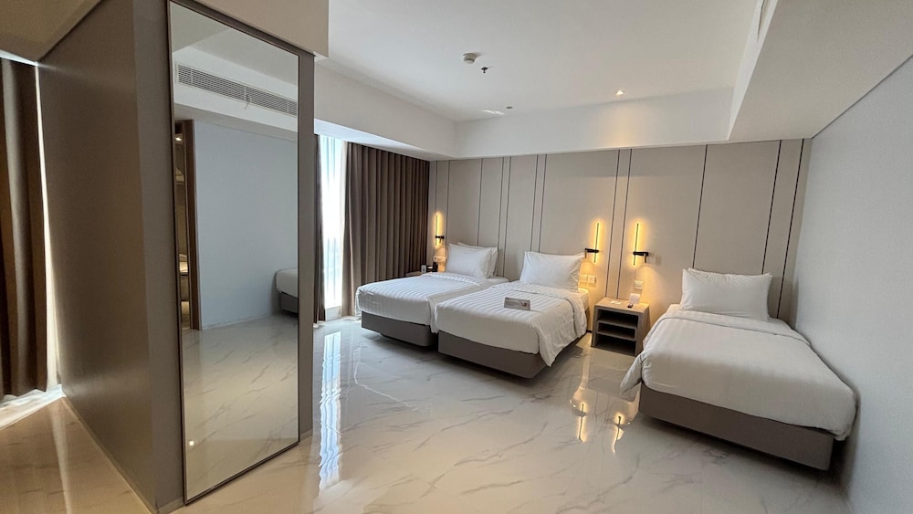 Grand Whiz Hotel Praxis Surabaya 12/43
