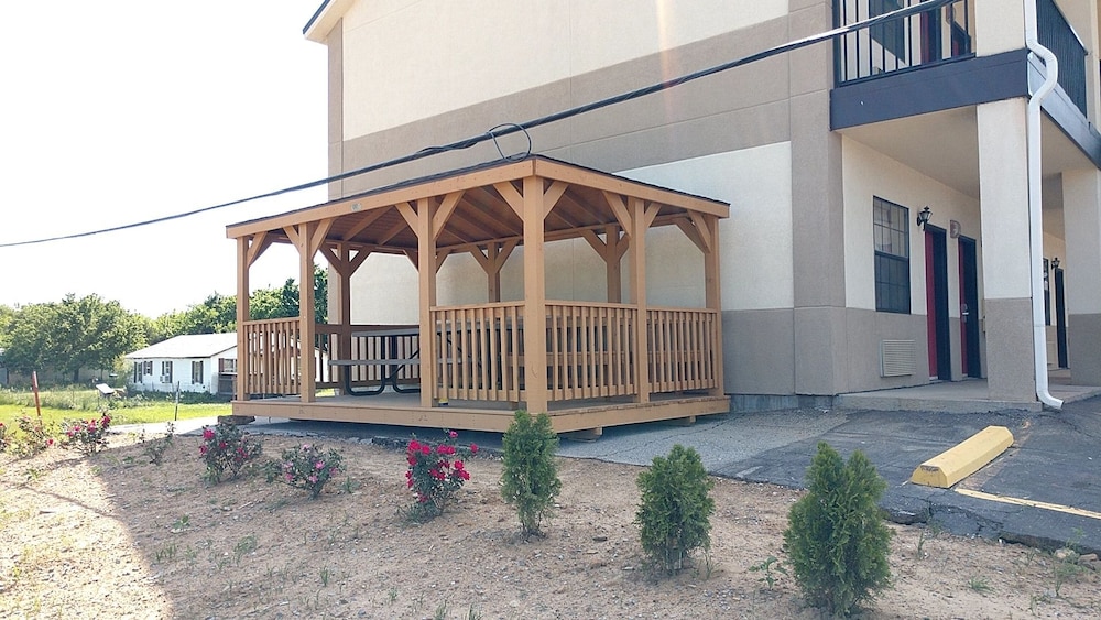 HiWay Inn Express Kiowa Hwy 69 28/55