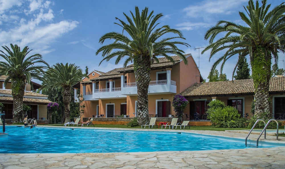 Folies Corfu Hotel Apartments 44/50