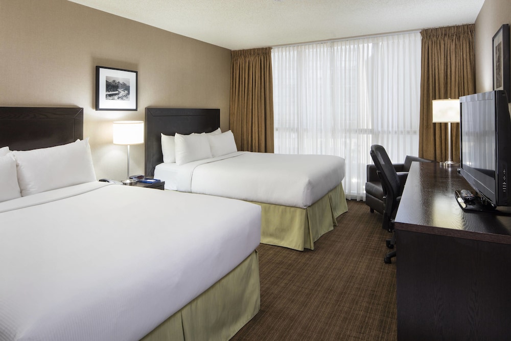 Delta Hotels Calgary Airport In Terminal 10/23