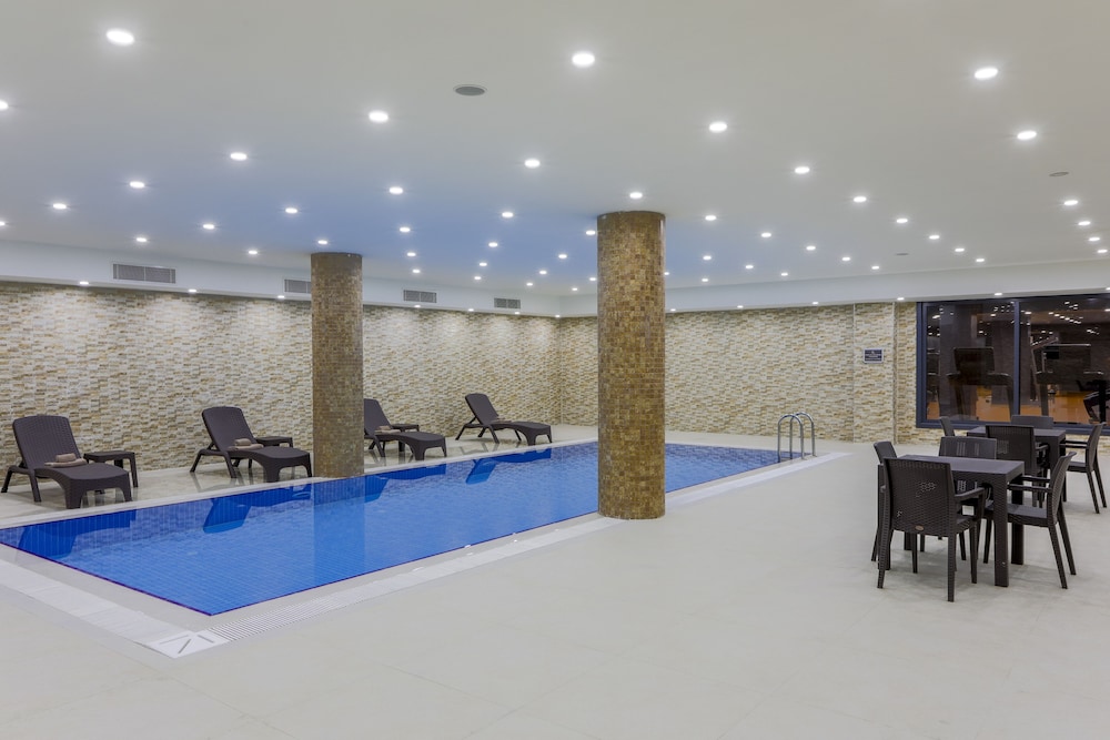 Shimall Deluxe Hotel 3/50