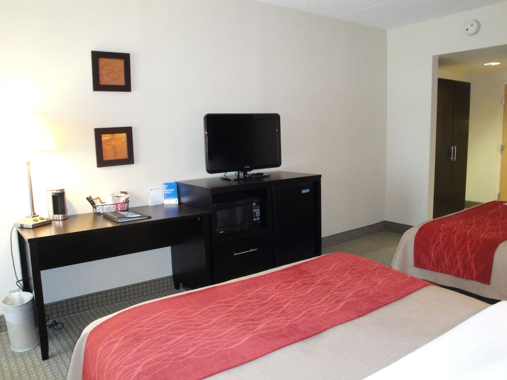 Comfort Inn and Suites York, PA 17/44