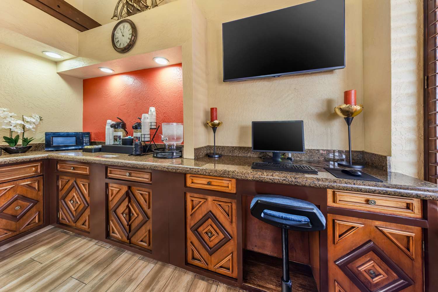 Best Western Americana Inn 42/44