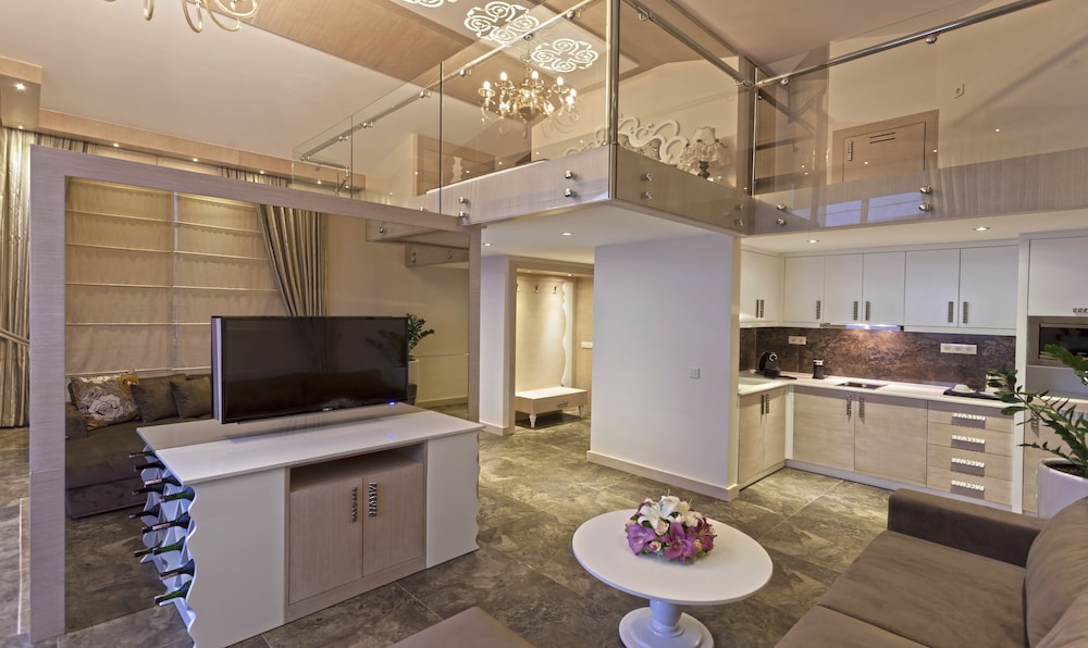 Xperia Saray Beach 50/67