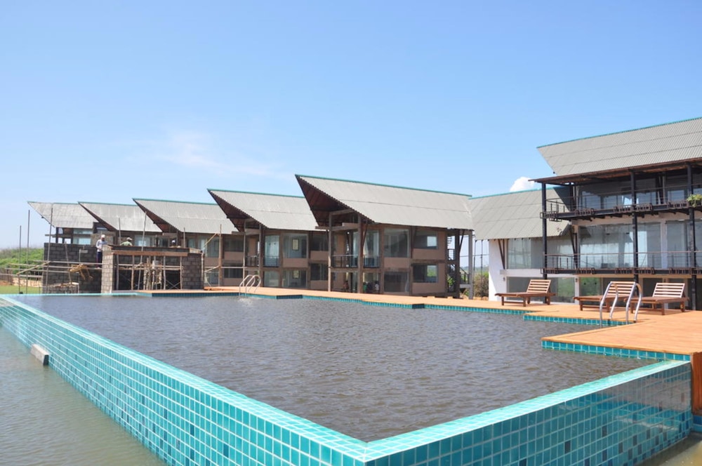 Laya Safari Resorts Spa 3/68