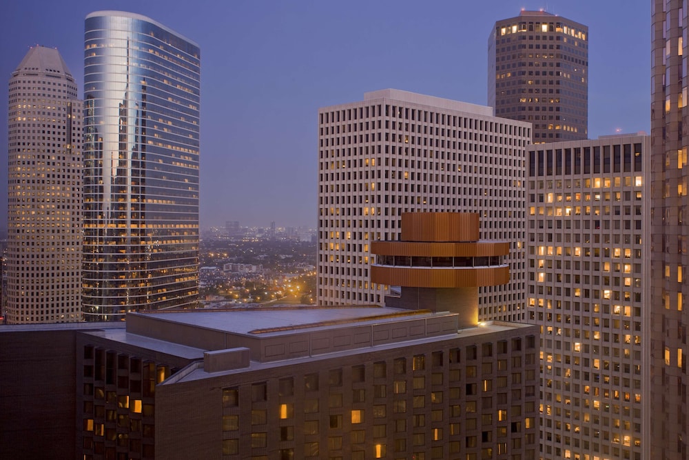 Hyatt Regency Houston 66/71
