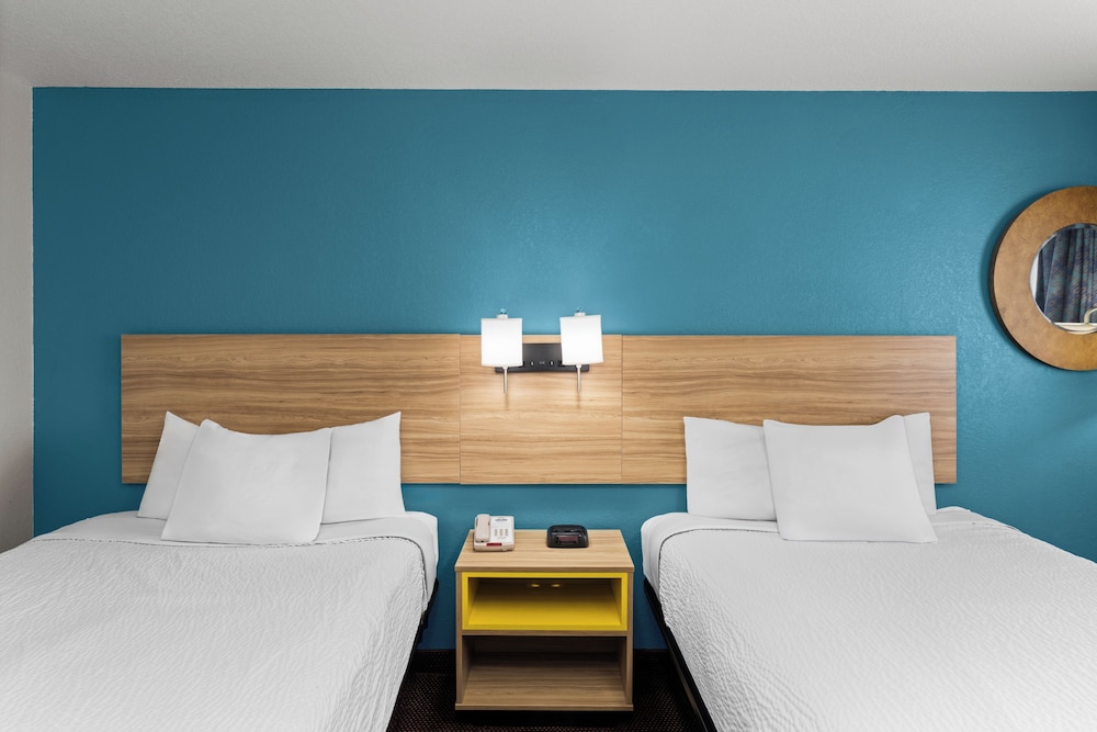 Days Inn by Wyndham Pratt 35/54