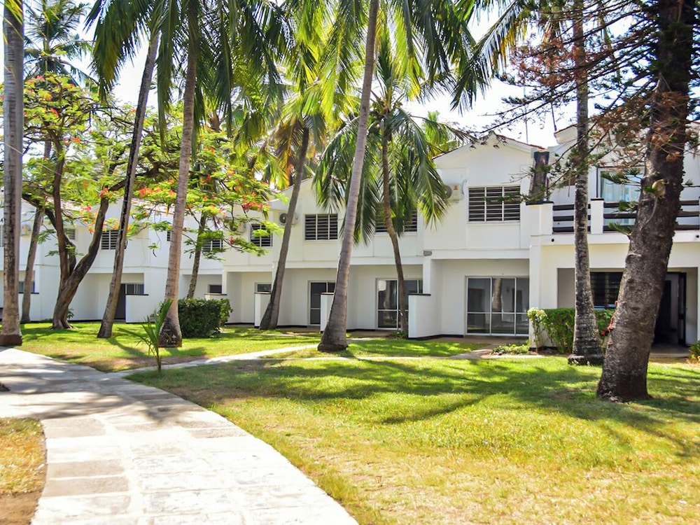 Milele Beach Hotel 38/50