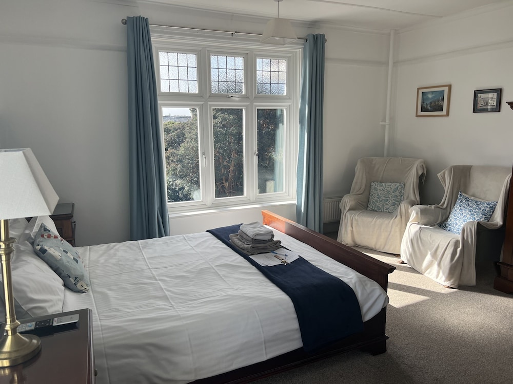 Gwyndra House B&amp;B 10/23