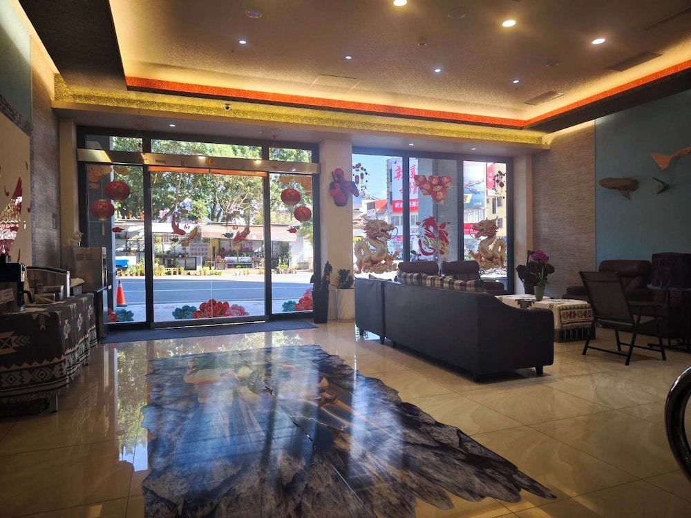Crystal Hotel 6/35