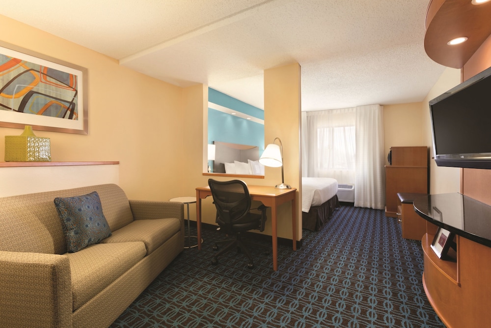 Fairfield Inn Suites Midland 19/27