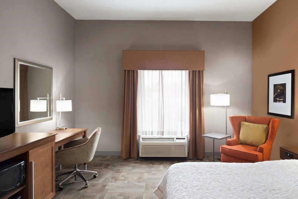 Hampton Inn Pell City 27/42