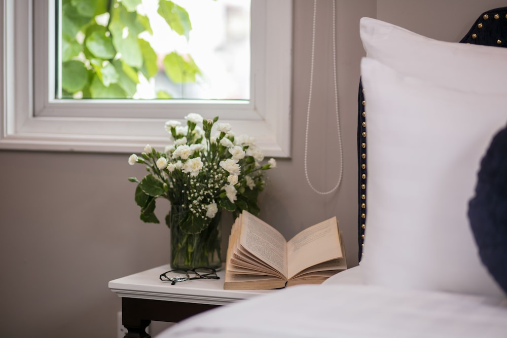 Flora Centre Hotel & Spa 33/70
