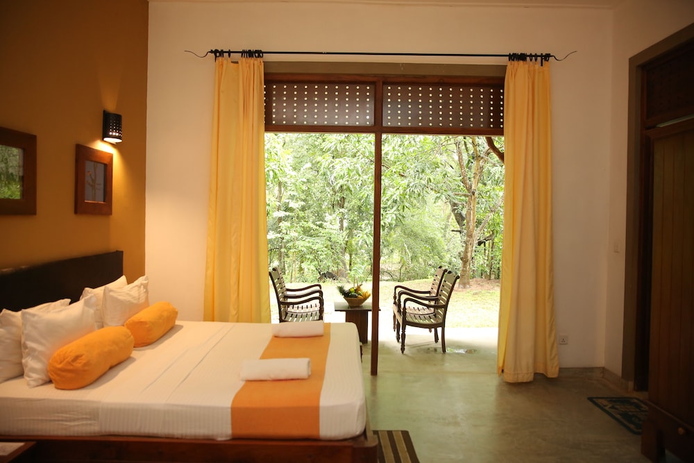 Nil Diya Mankada Safari Lodge 24/50