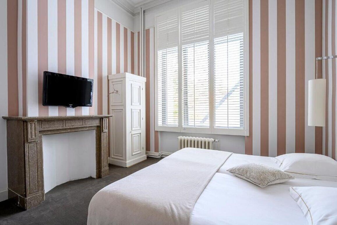 SUPERIOR, TWIN BEDS