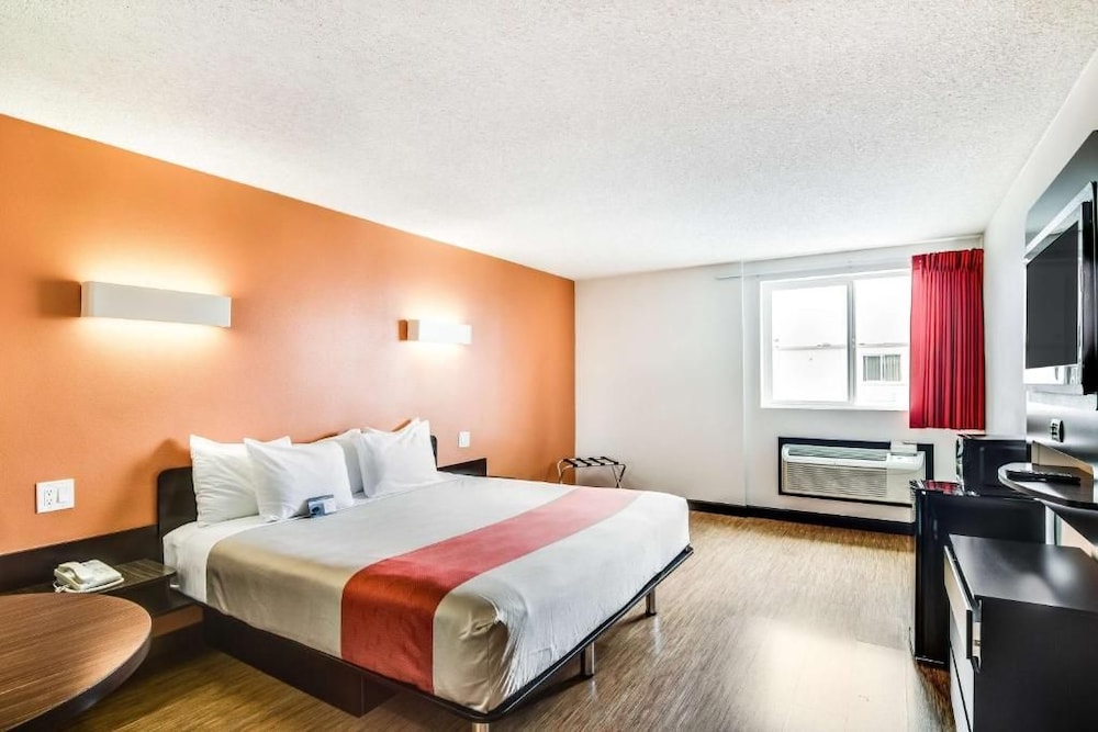 Motel6 Carson, CA 30/59