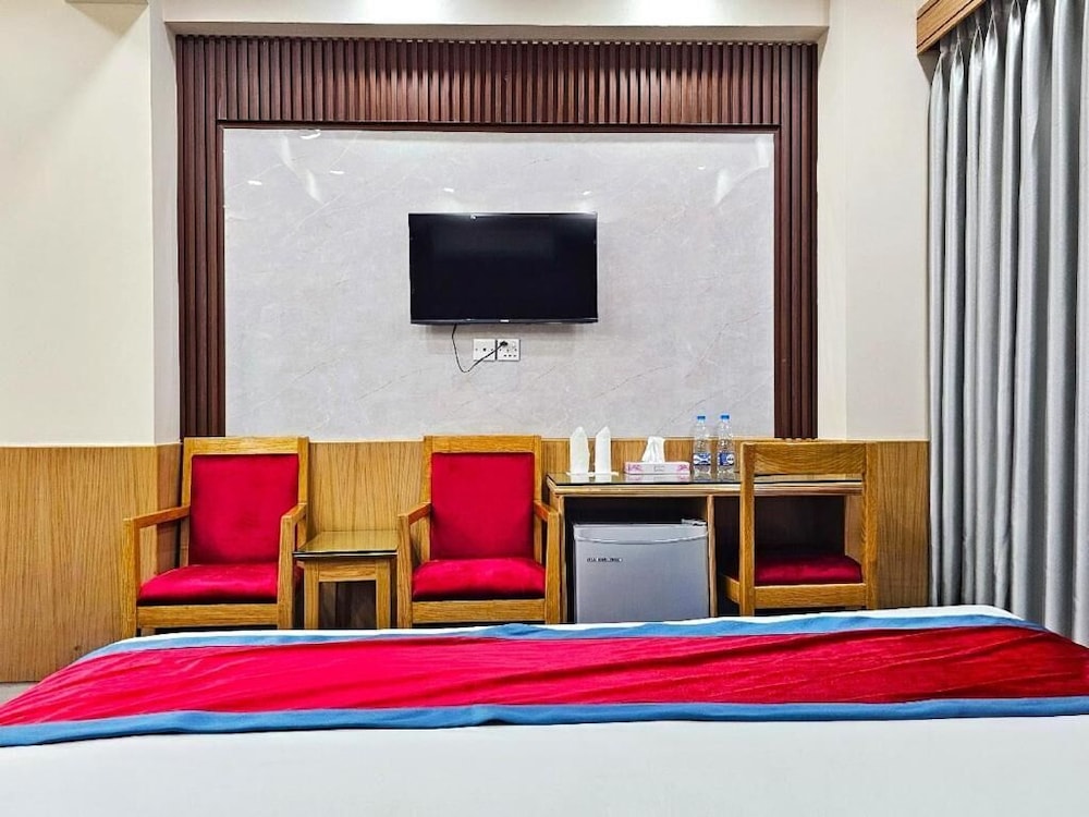 Hotel Safa Residency 51/52