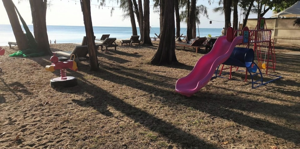 Eco Lanta Hideaway Beach Resort 13/44