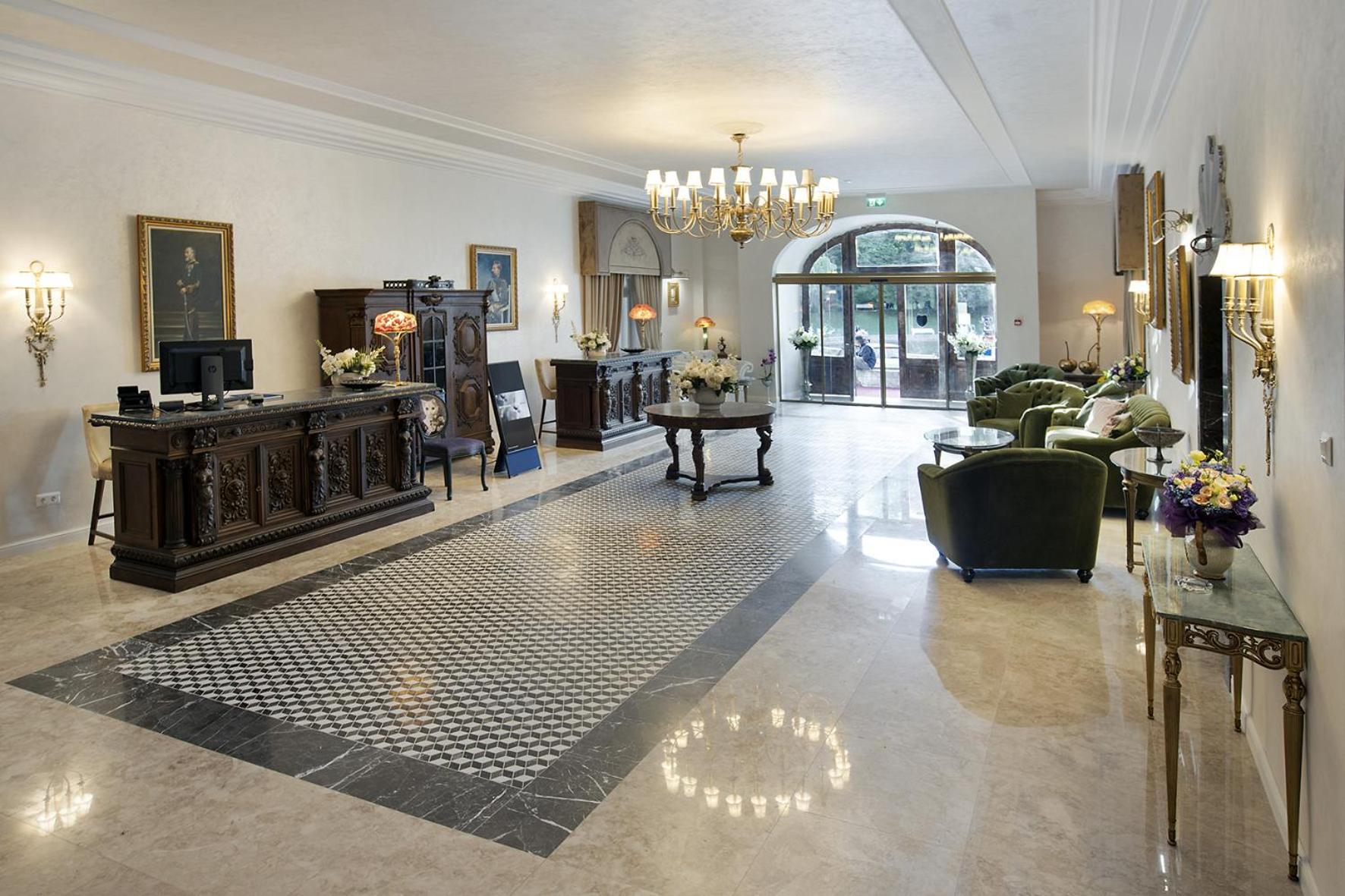 Hotel Caraiman 2/50