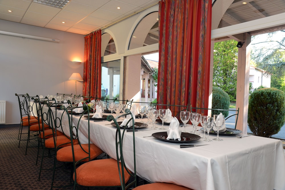Clos St Eloi, The Originals Relais 37/51