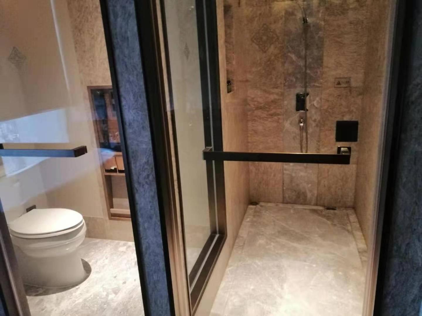 Jinling Hotel 58/65