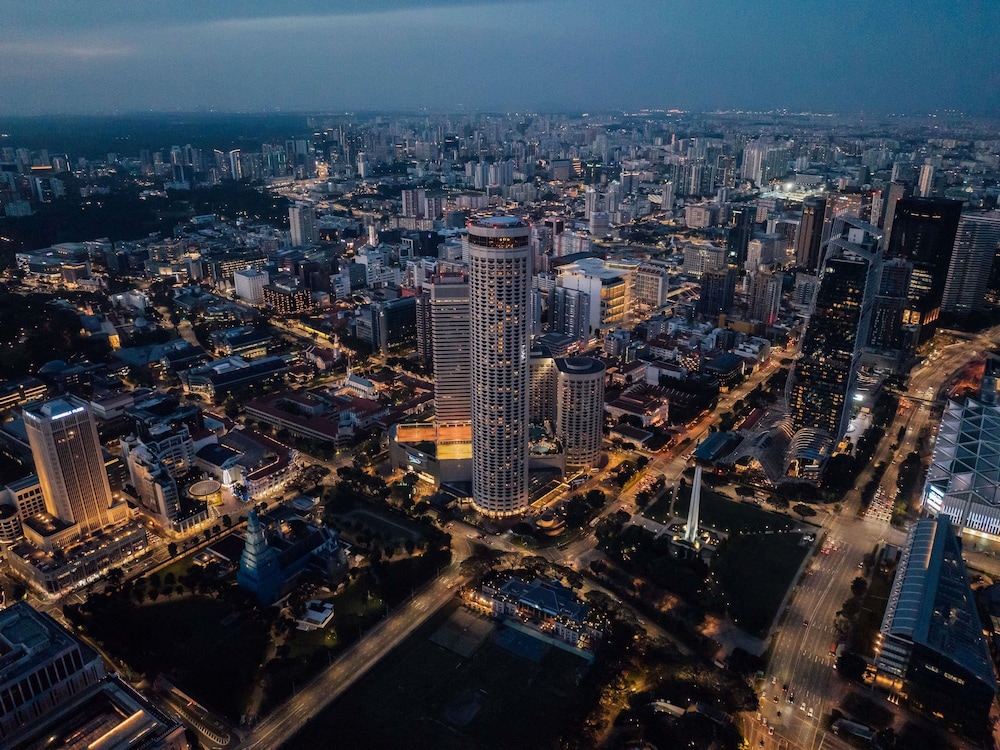 Swissotel The Stamford 44/50