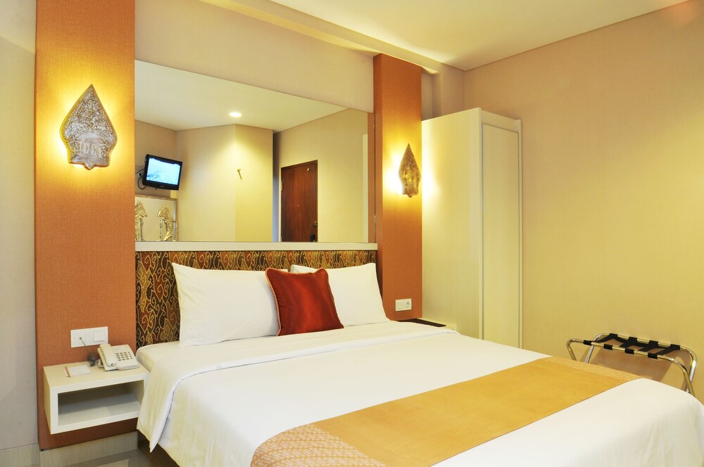 Pyrenees Jogja Hotel 10/26