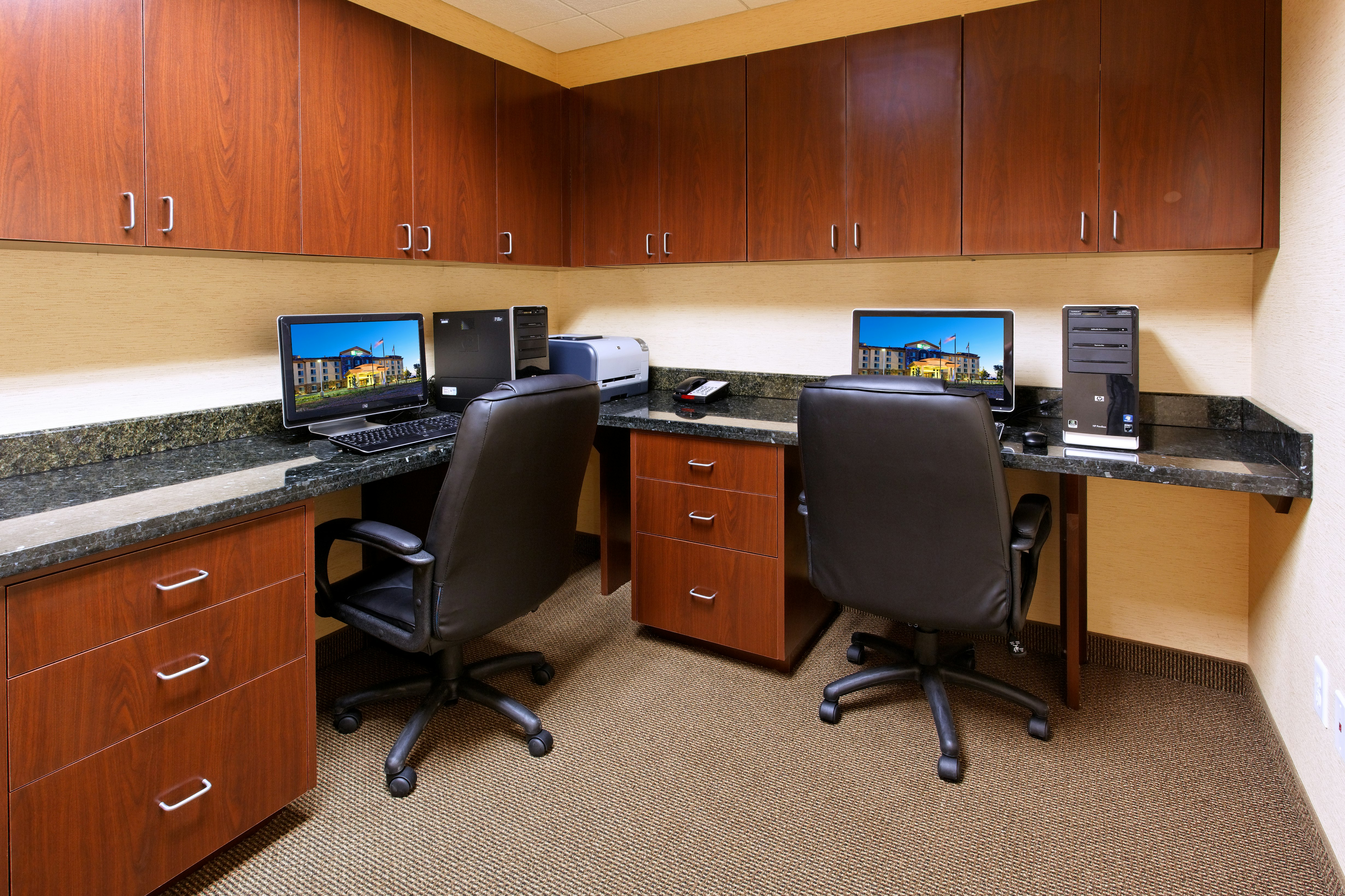 Holiday Inn Express Hotel and Suites Fresno Northwest-Herndon 37/42
