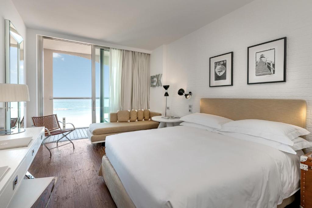 Deluxe, Double Bed, Sea Front