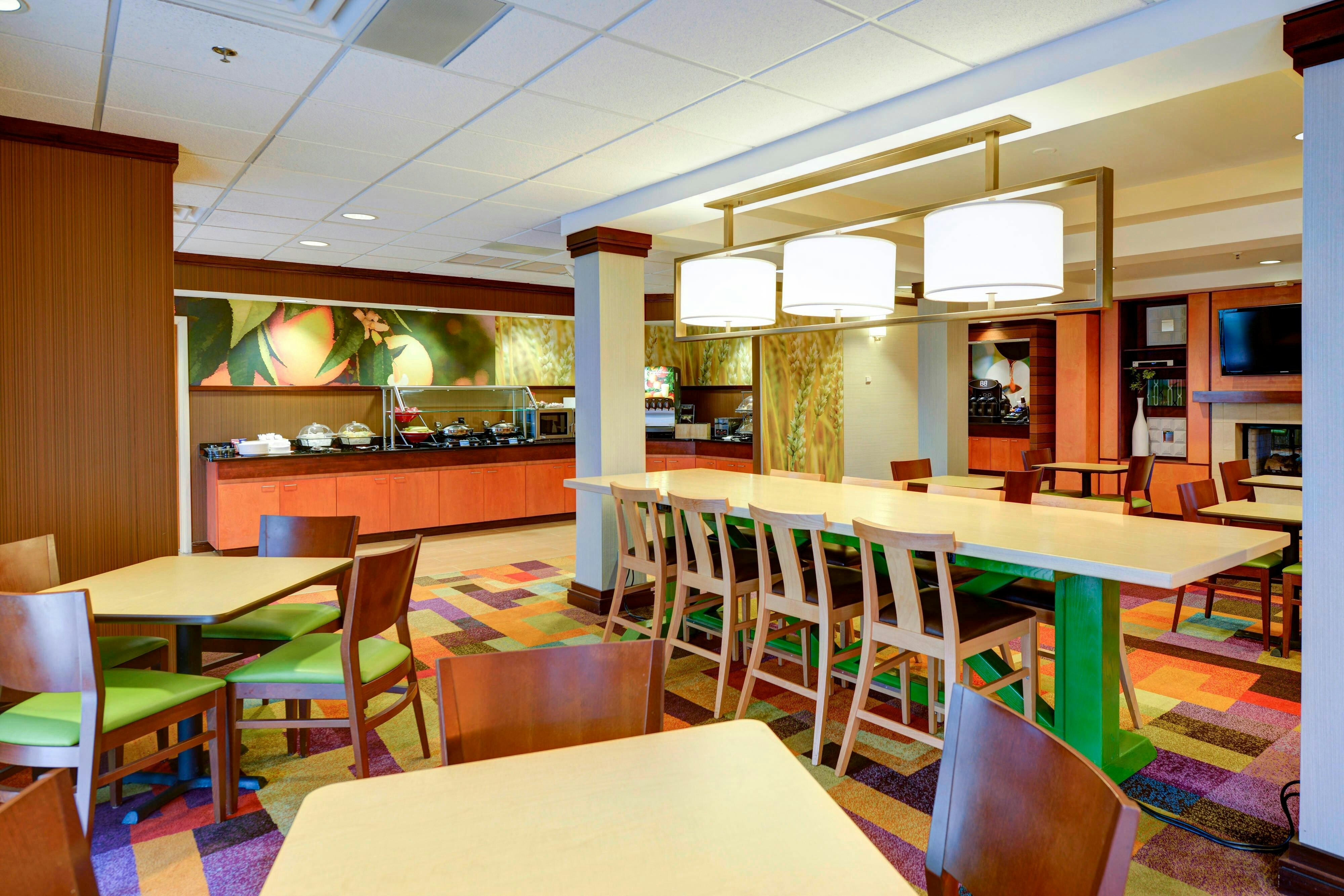 Fairfield Inn And Suites By Marriott Warner Robins 24/31