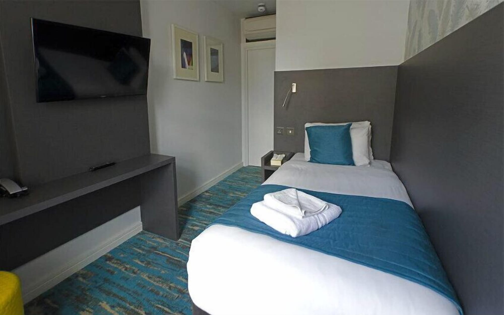 ROOM, SINGLE