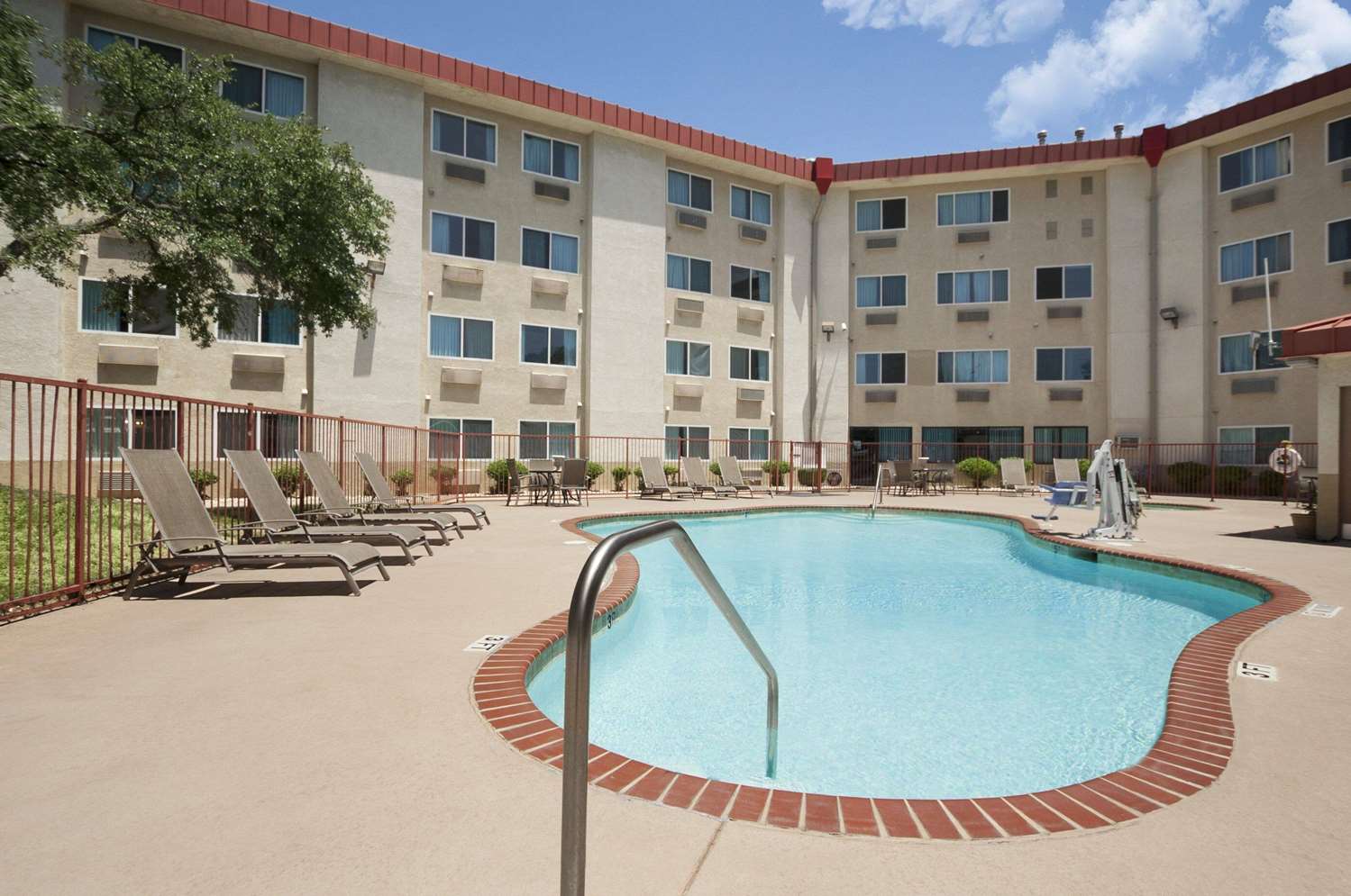 Super 8 By Wyndham Austin North/University Area 28/32