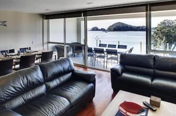 The Waterfront Suites Heritage Collection 25/50
