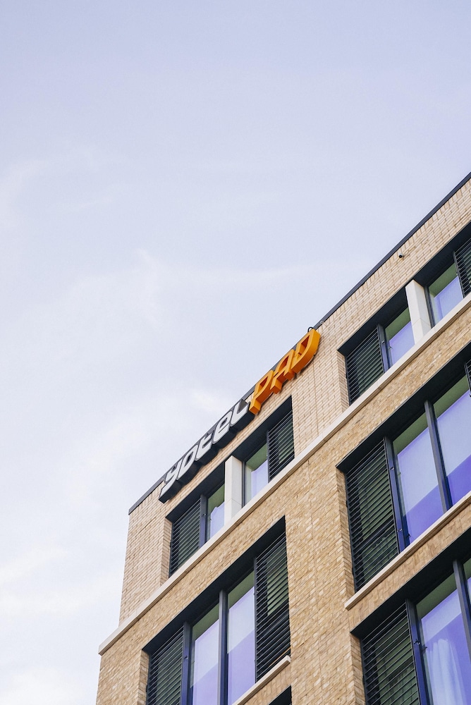 YOTELPAD London Stratford, Select by Hilton