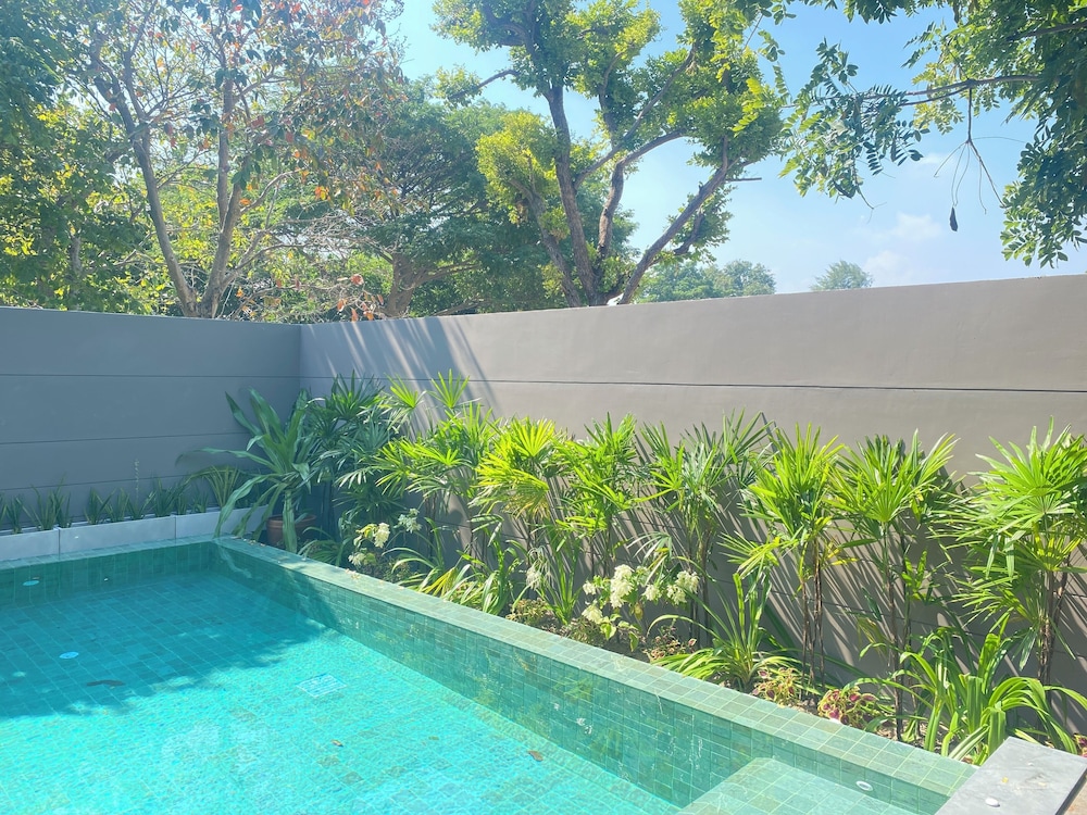 Triple Tree Beach Resort 37/43