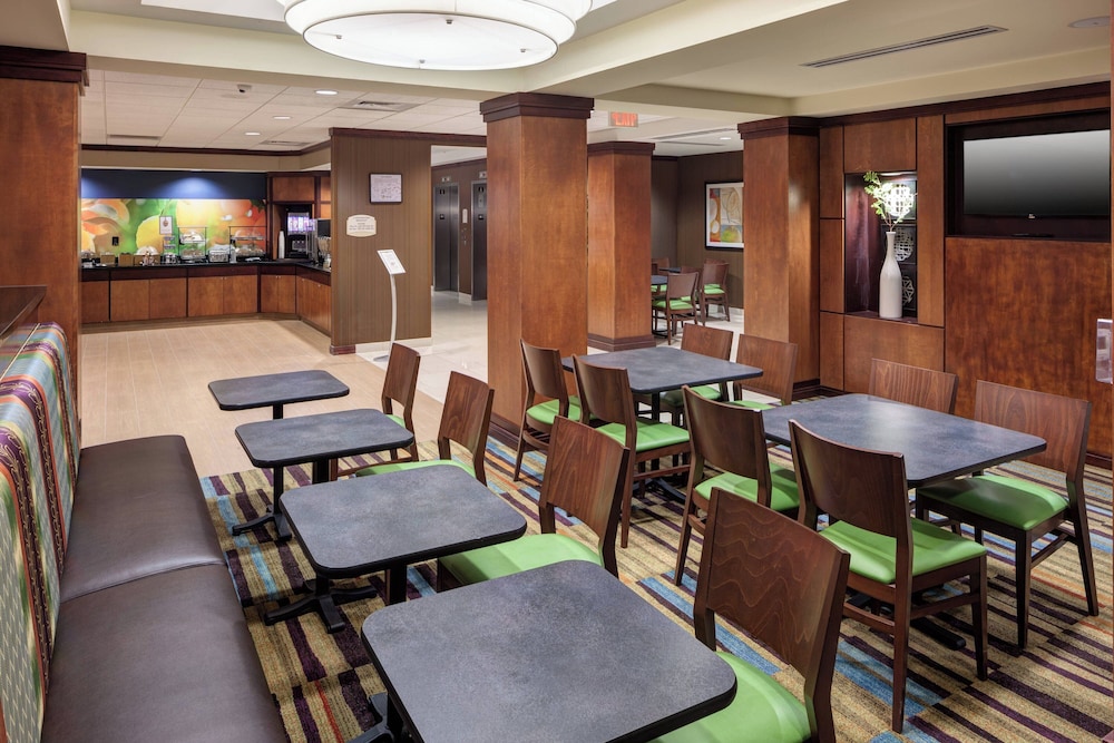 Fairfield Inn Suites Phoenix Chandler Fashion Center 52/65