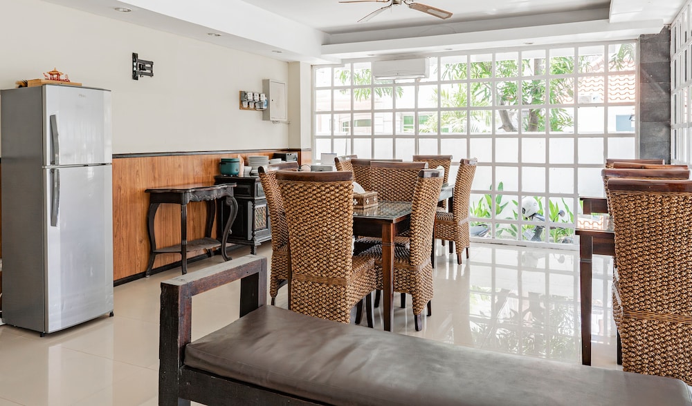 Super OYO 93765 Airport Kuta Bali Hotel 28/37
