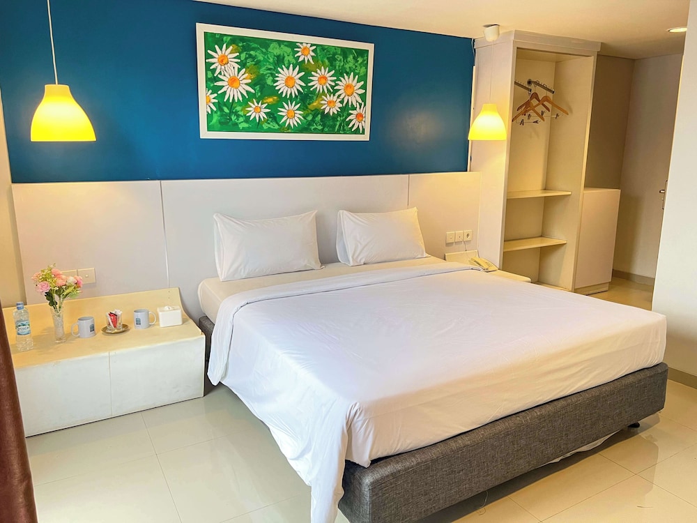 Kyriad Hotel Haka Makassar 9/23