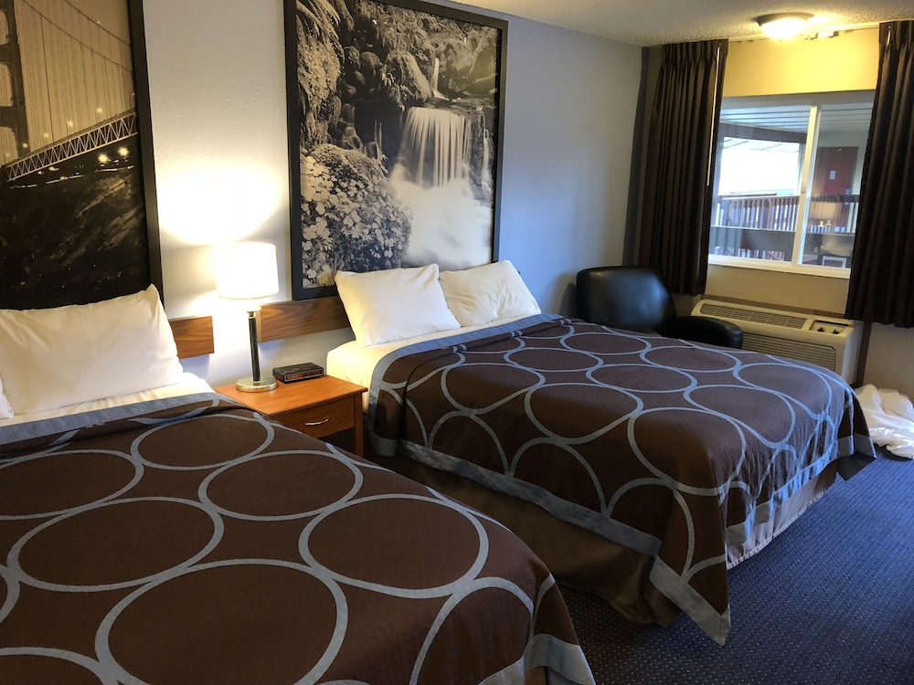 Super 8 By Wyndham Albany 9/19