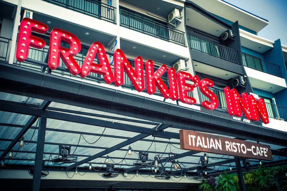 Frankie's Inn 4/49