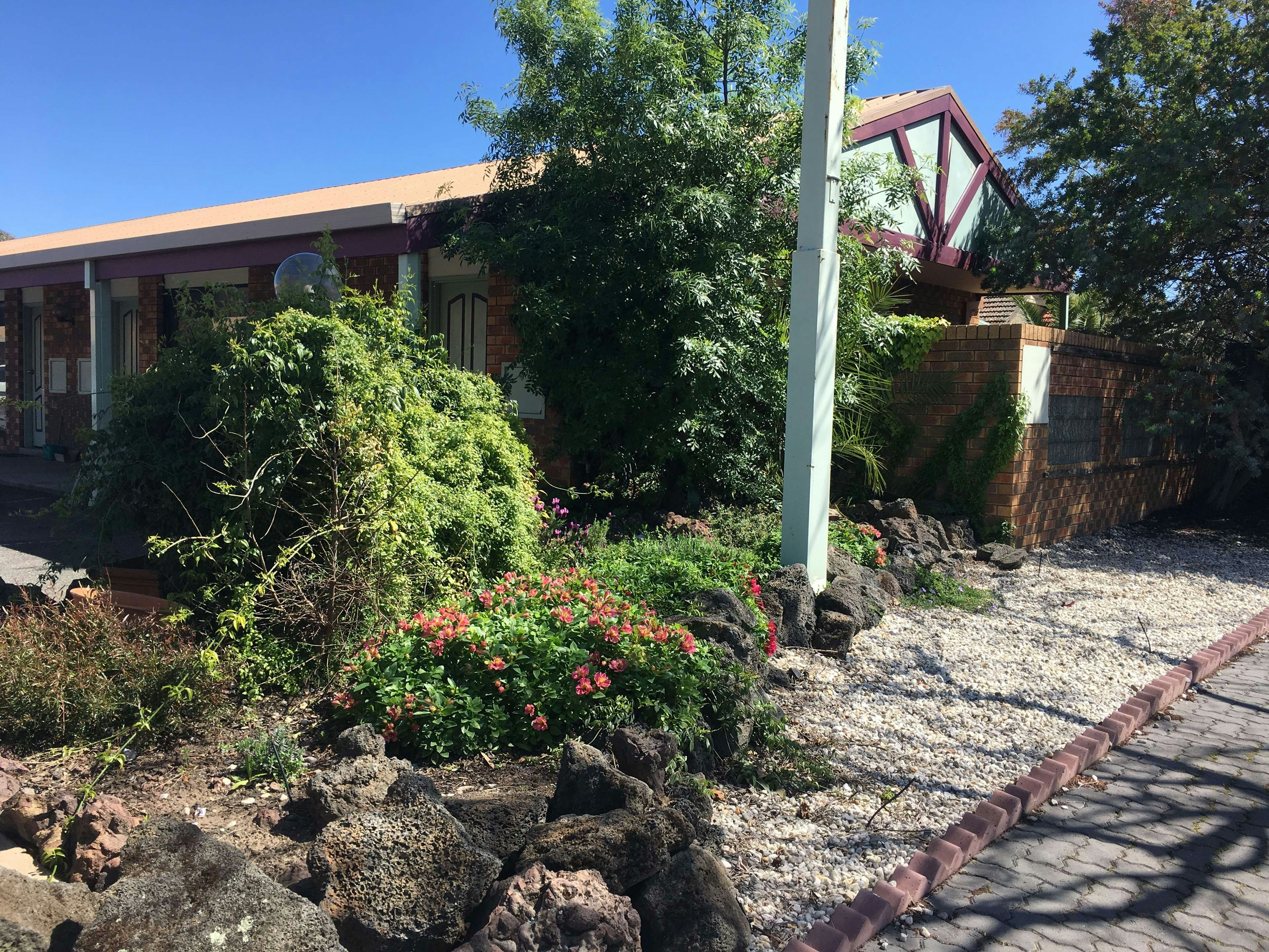 HORSHAM MID CITY COURT MOTEL 5/7