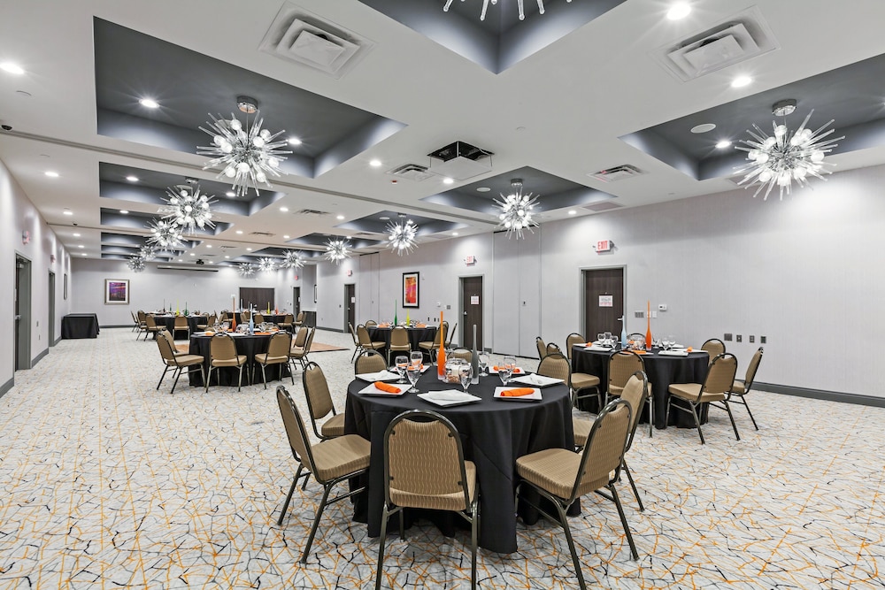 HOLIDAY INN HOUSTON NE - BUSH AIRPORT AREA 53/64