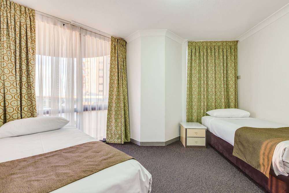 Hillcrest Apartment Hotel 19/49