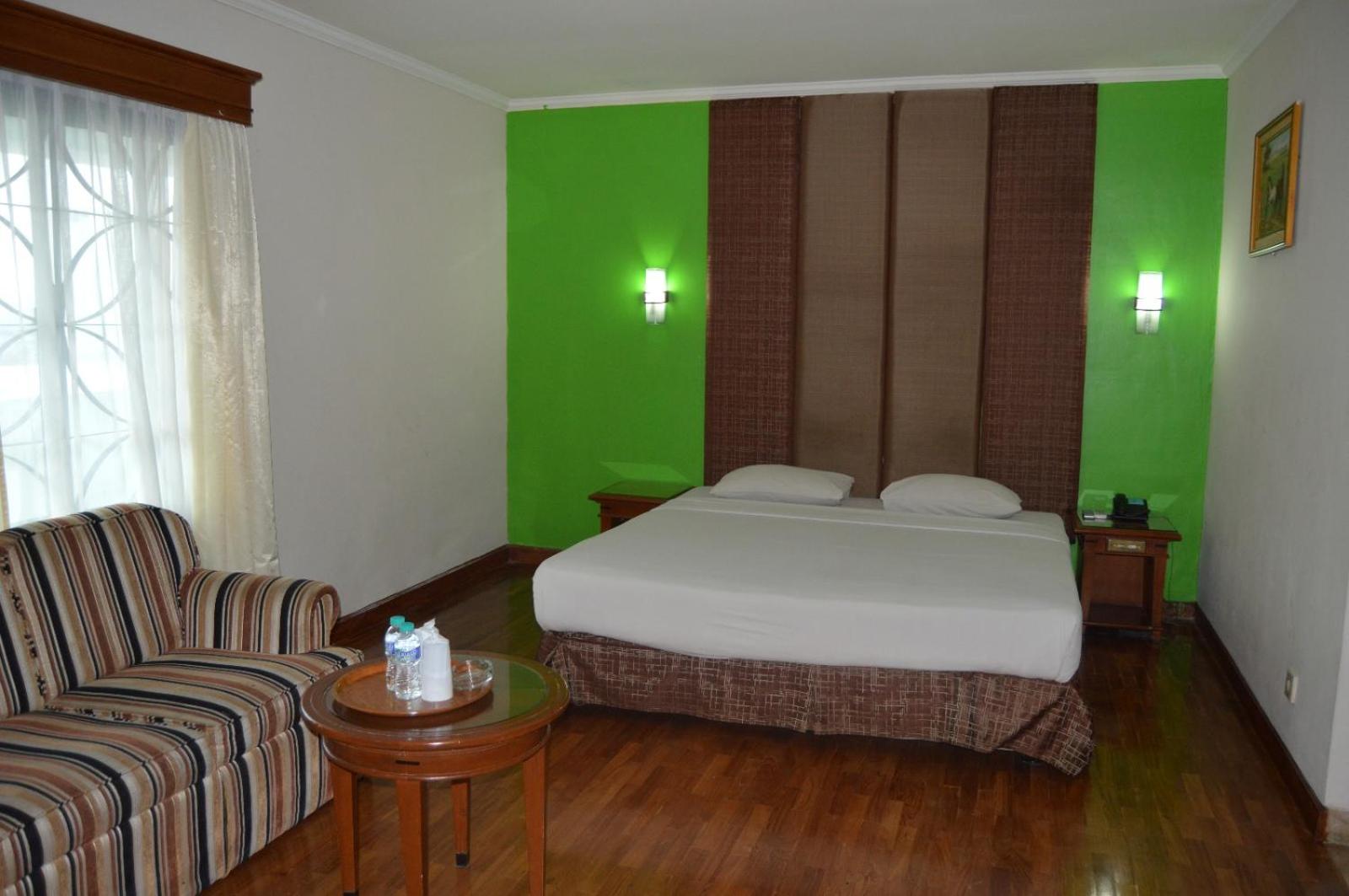 Hotel Mega Cikini 22/28