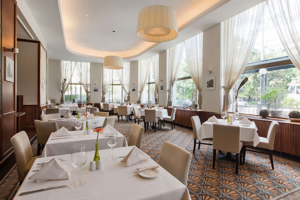 Radisson Blu Carlton 55/73