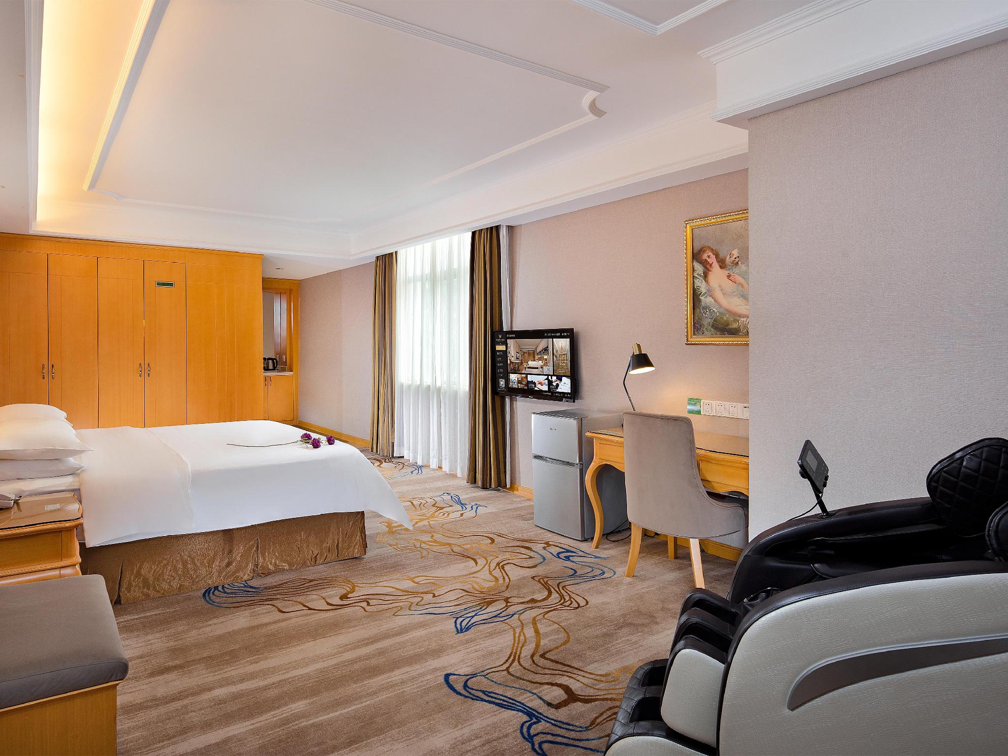 Vienna International Hotel (Shenzhen Longgang Dayun Center) 19/38