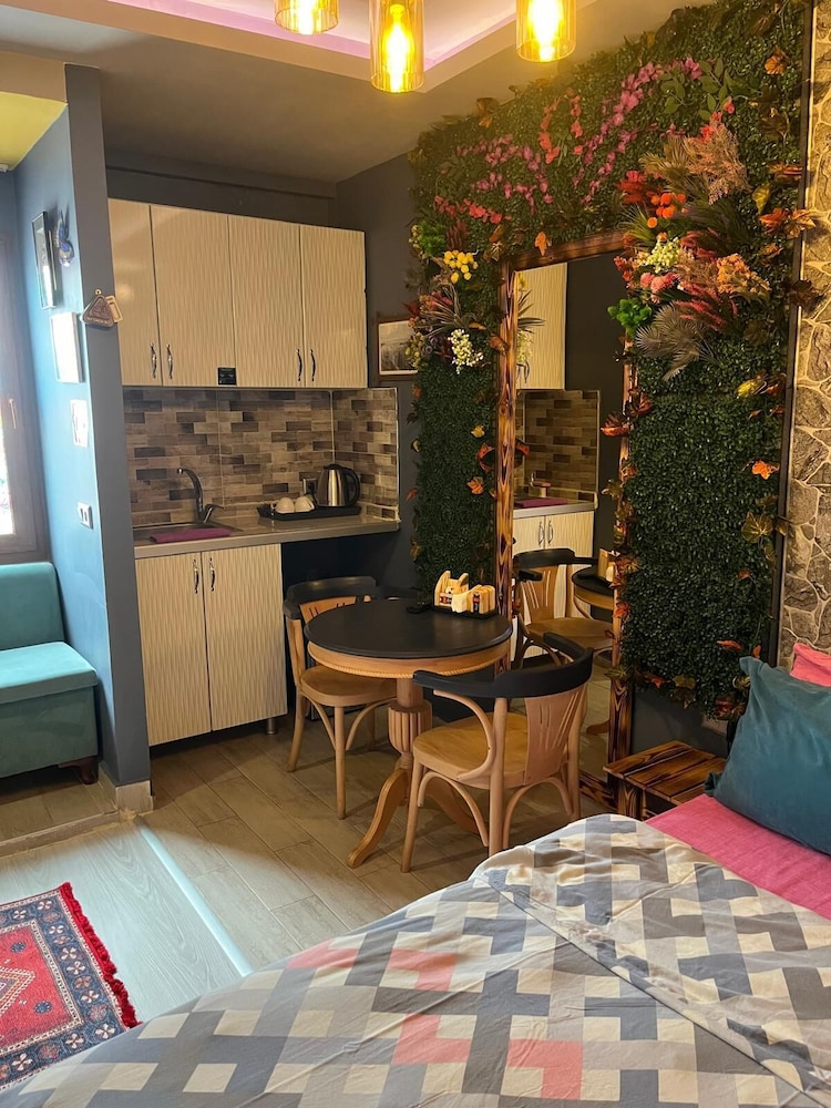 Marvel Suites - Adults Only 6/40