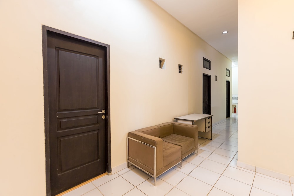 OYO 1435 Residence 446 14/15